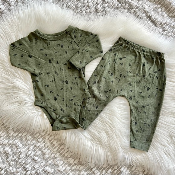 (💚4/$20) Dark green 2 piece outfit - Picture 3 of 3